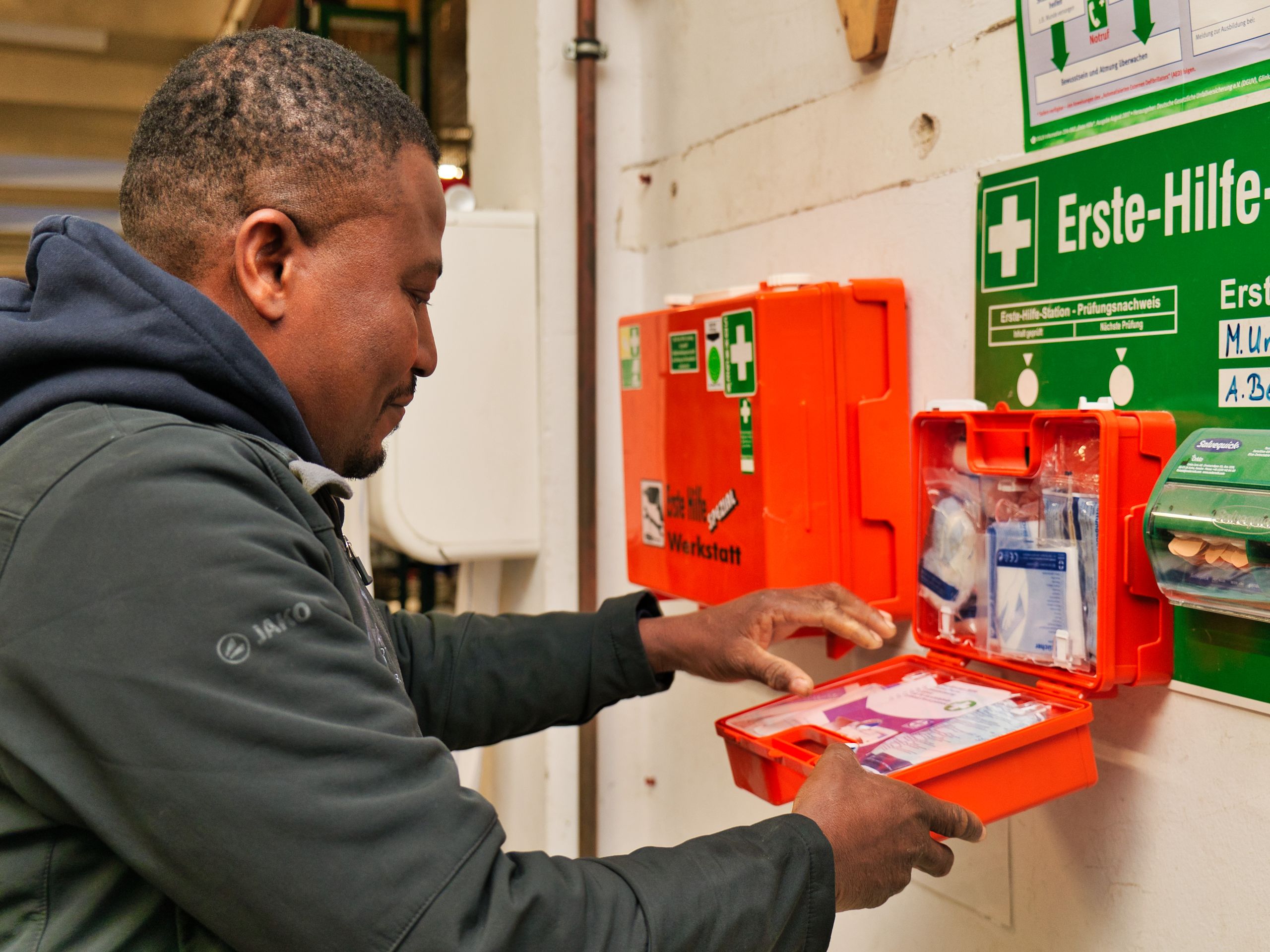 DGUV schreibt vor: Ersthelfer auf jeder Baustelle
