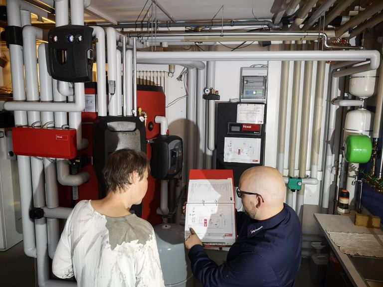 Lehrlingsprojekt: Einweisung in die neue Heizung