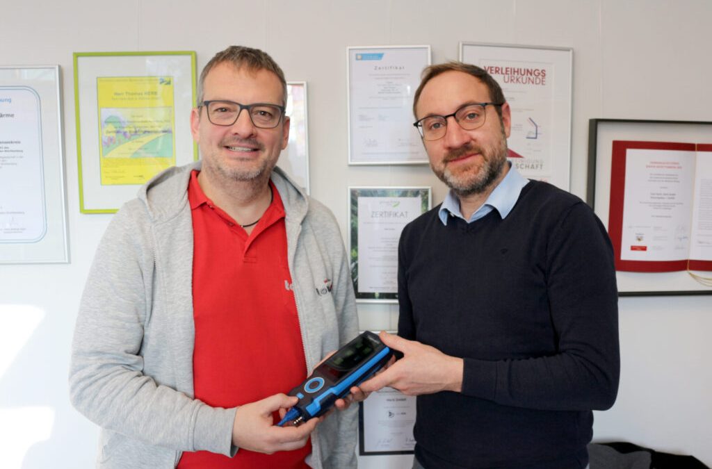 Neue Zusammenarbeit von AFRISO / SYSTRONIK und Tom Herb Bad & Wärme